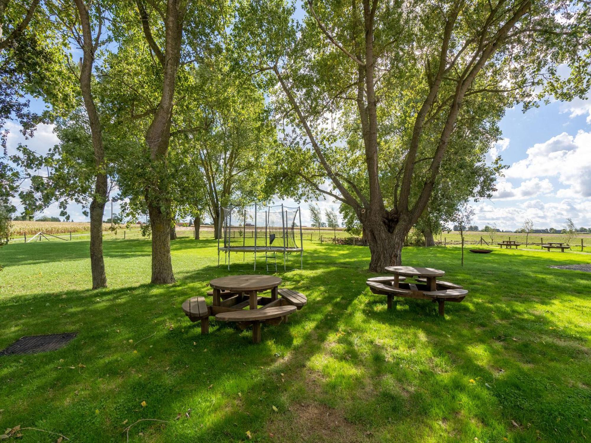 Spacious Holiday Home With Pond In Poperinge Roesbrugge-Haringe エクステリア 写真