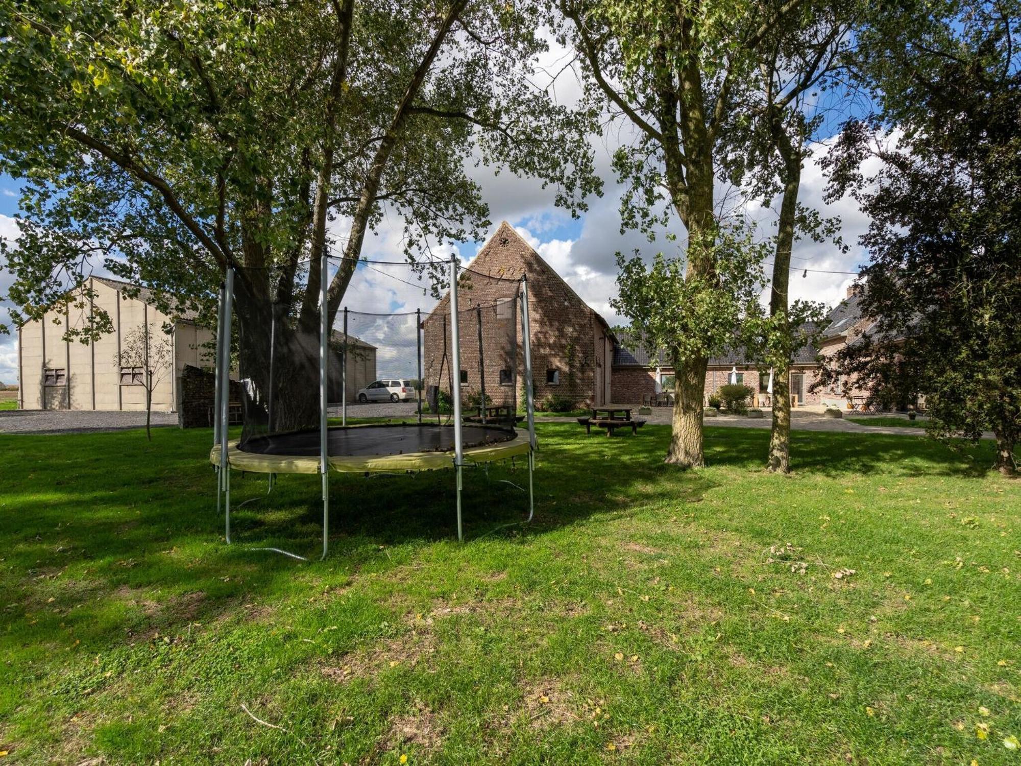 Spacious Holiday Home With Pond In Poperinge Roesbrugge-Haringe エクステリア 写真